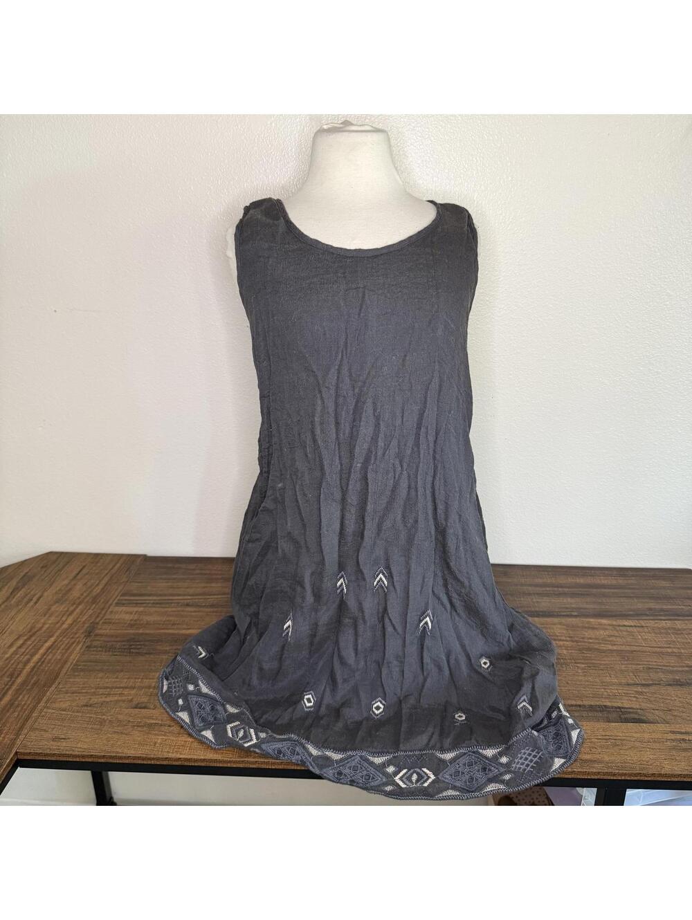 Monoreno Sleeveless Dark Gray Embroidered Trim Dress